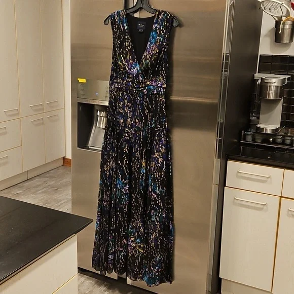 SHOSHANNA MIDNIGHT Sleeveless V-Neck Chiffon Maxi Dress ~ Lotus Print 8